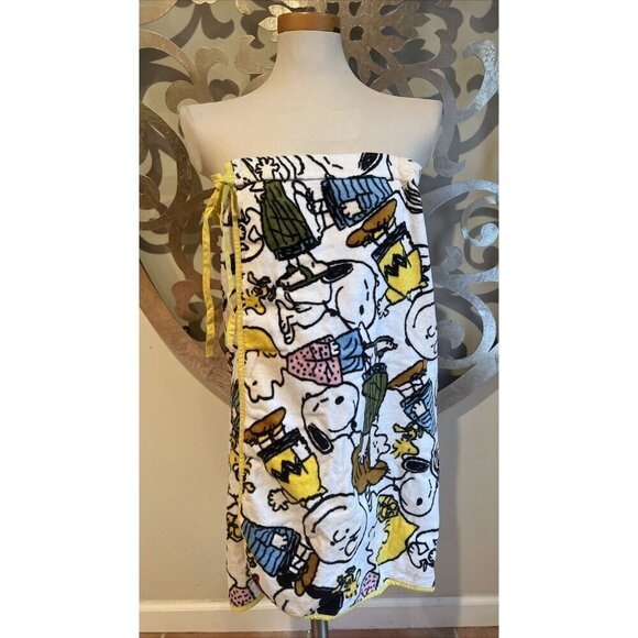 Benetton Towel Wrap Spa Elastic Button Tie Peanuts Charlie Brown Linus Lucy - Picture 1 of 7